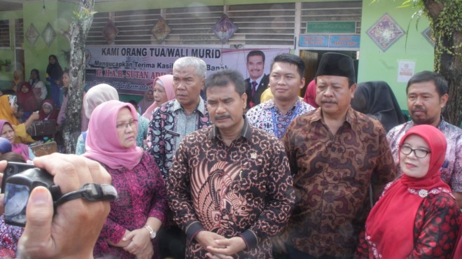 Sutan Adil Hendra 
